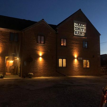 The Blacksmith Arms Bed & Breakfast Alton  Ngoại thất bức ảnh