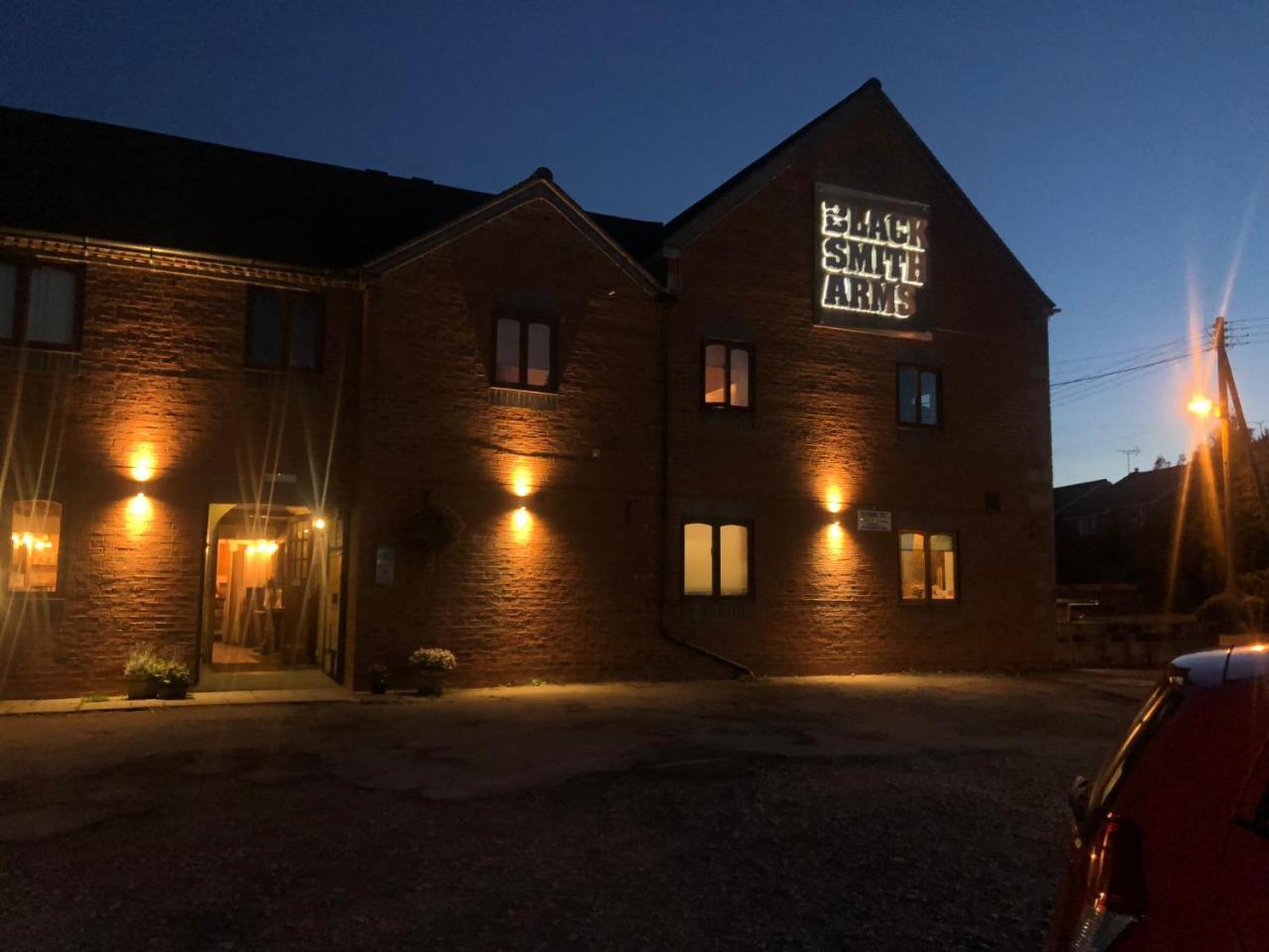 The Blacksmith Arms Bed & Breakfast Alton  Ngoại thất bức ảnh